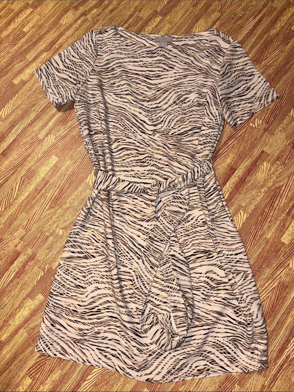 H&M Black and White Zebra-Print Short Sleeve Belted Dress